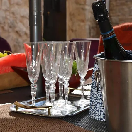 Geraeumige Duplexwohnung Mit Terrasse Und Pool Nyaraló *