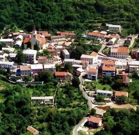 Nyaraló Geraeumige Duplexwohnung Mit Terrasse Und Pool Crikvenica