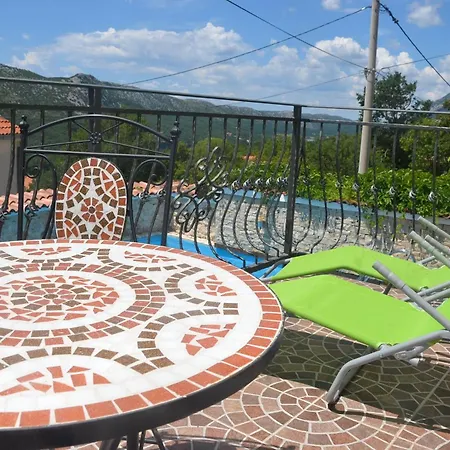 Geraeumige Duplexwohnung Mit Terrasse Und Pool Crikvenica