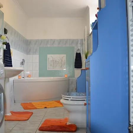 Geraeumige Duplexwohnung Mit Terrasse Und Pool Nyaraló