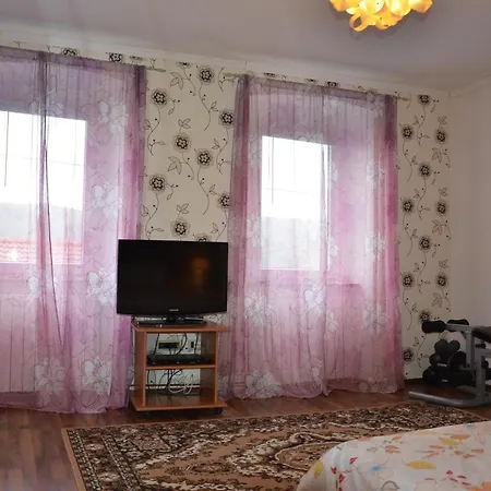 Nyaraló Geraeumige Duplexwohnung Mit Terrasse Und Pool *