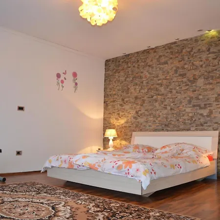 Geraeumige Duplexwohnung Mit Terrasse Und Pool Nyaraló Crikvenica